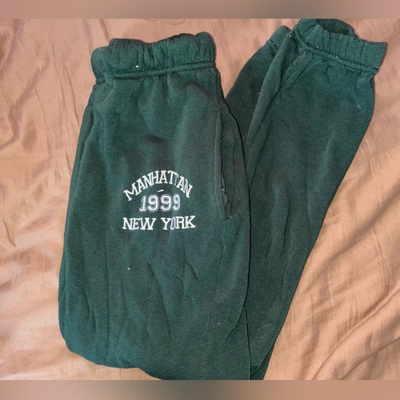 Green sweat pants - Picture 2 of 3